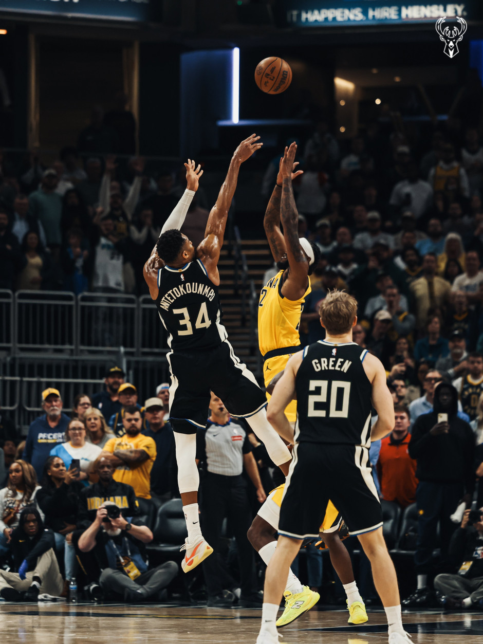 NBA常规赛录像回放完整版-雄鹿vs步行者全场回放(11.4)字母哥压哨绝杀 NBA常规赛录像回放完整版-雄鹿vs步行者全场回放(11.4)字母哥压哨绝杀