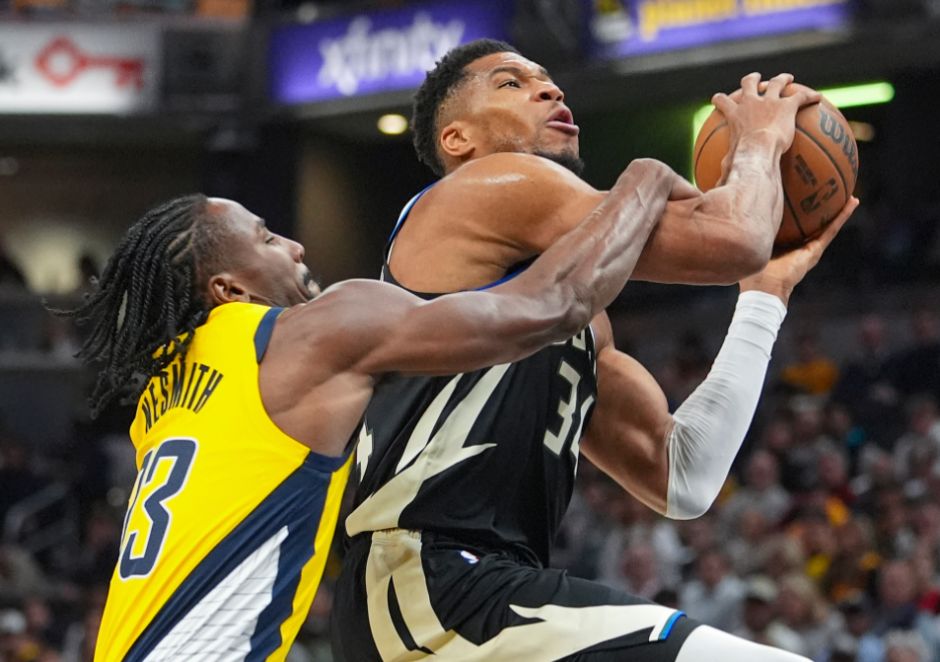 压哨绝杀！扬尼斯33+13无愧联盟PER第一 美媒预测MVP概率44%