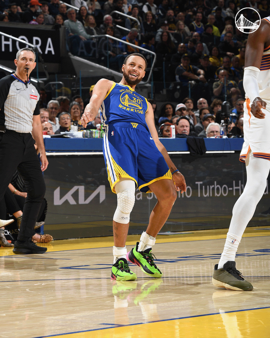 NBA回放全场录像高清:常规赛太阳vs勇士(11月5日)巴特勒因伤退场,库里命中5记三分砍下28分 NBA回放全场录像高清:常规赛太阳vs勇士(11月5日)巴特勒因伤退场,库里命中5记三分砍下28分