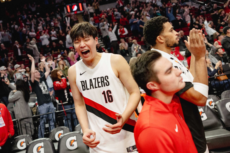 美记:杨瀚森近期两场被DNP并不意外,里斯更像是球队的应急板凳深度球员 美记:杨瀚森近期两场被DNP并不意外,里斯更像是球队的应急板凳深度球员