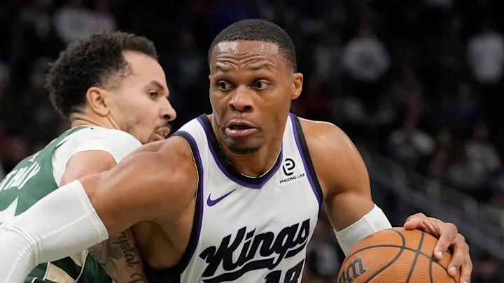 转型大前锋焕发第二春?威少三分球4投3中半场砍下13分4板5助 转型大前锋焕发第二春?威少三分球4投3中半场砍下13分4板5助