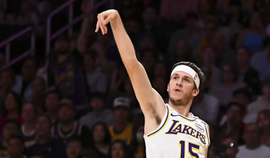 湖人主帅:里夫斯在今日训练后仍感受到痛感,球队决定让他今晚休息 湖人主帅:里夫斯在今日训练后仍感受到痛感,球队决定让他今晚休息