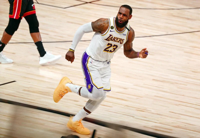 Shams：詹姆斯将推进全场5V5训练，但他不会出征湖人接下来的5连客