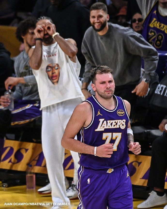 NBA常规赛战报：无詹湖人5连胜升西部第二 东契奇差1板35+三双 冲MVP+得分王