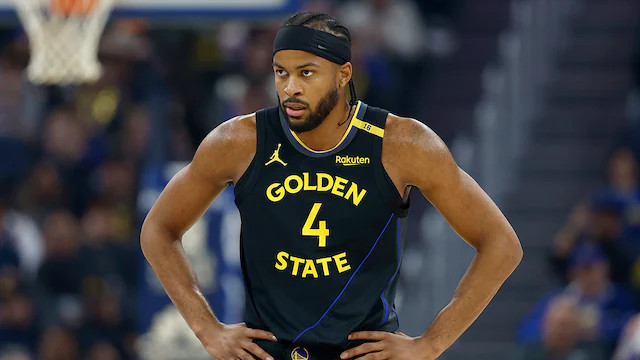 穆迪成为勇士队史第三年轻达成连场20分+5记三分的球员,仅次于库里与普尔 穆迪成为勇士队史第三年轻达成连场20分+5记三分的球员,仅次于库里与普尔