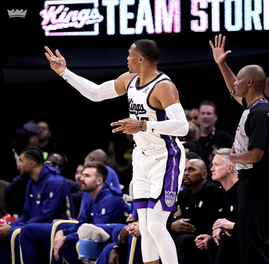 204次三双!底薪威少国王生涯首次三双:轰23+16+10掀翻无库勇士 204次三双!底薪威少国王生涯首次三双:轰23+16+10掀翻无库勇士