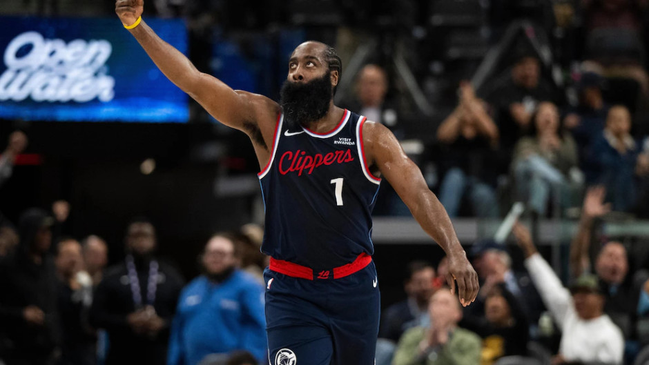 哈登在场时快船的净效率为+2.3,当他下场后快船的效率值出现大幅下滑 哈登在场时快船的净效率为+2.3,当他下场后快船的效率值出现大幅下滑