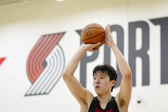 美记:杨瀚森在NBA仅获得4、5分钟出场时间,不如前往发展联盟每场打30分钟 美记:杨瀚森在NBA仅获得4、5分钟出场时间,不如前往发展联盟每场打30分钟