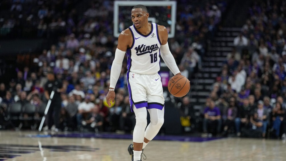 NBA杯小组赛国王vs雷霆 国王首发阵容出炉!拉文复出 威少继续担任首发大前锋 NBA杯小组赛国王vs雷霆 国王首发阵容出炉!拉文复出 威少继续担任首发大前锋