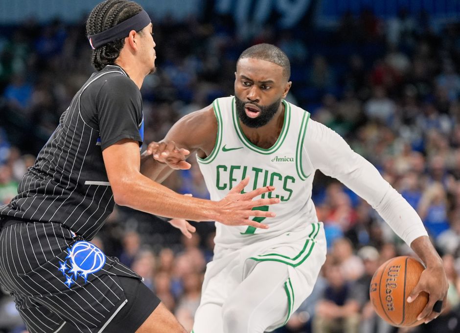 连三场30+却2负1胜!布朗6次30+创纪录东部封王 塔图姆场下黑脸 连三场30+却2负1胜!布朗6次30+创纪录东部封王 塔图姆场下黑脸