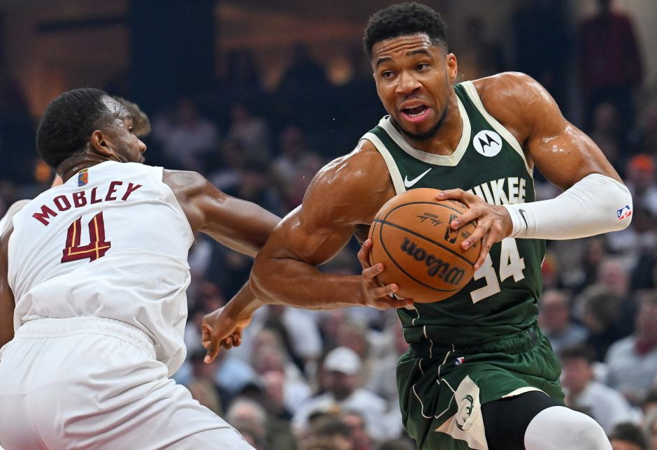 NBA常规赛-火箭vs雄鹿首发名单预测(11月10日)申京VS字母哥 NBA常规赛-火箭vs雄鹿首发名单预测(11月10日)申京VS字母哥