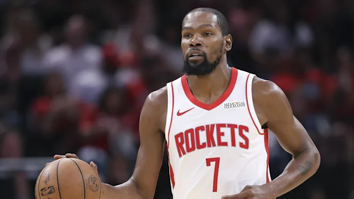 杜兰特狂砍31+7率火箭战胜雄鹿！目前对阵字母哥豪取四连胜