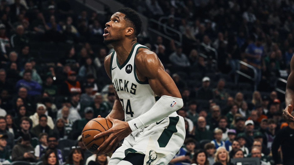 字母哥以60%命中率砍下30+5+5的场次累计至143次，历史第二人仅次于詹姆斯