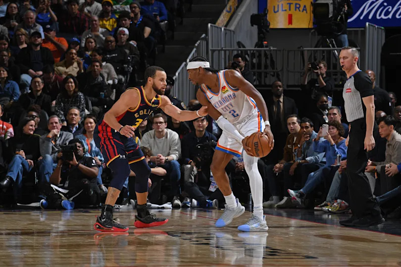 勇士客场惨败雷霆！勇士本赛季客场1胜6负陷入低谷 6连客首战失利开启魔鬼赛程