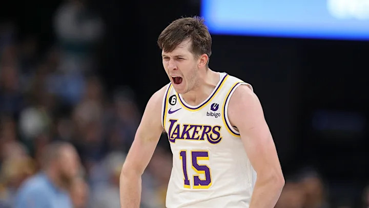 湖人记者：上赛季至今，湖人已明确拒绝超过20份针对里夫斯的交易报价