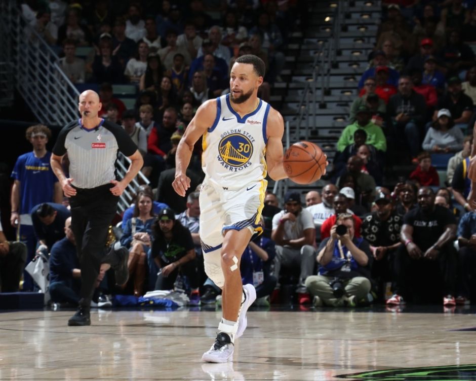 库里11中2赛季最差无碍大胜!穆迪32+8三分单节21分连创生涯新高 库里11中2赛季最差无碍大胜!穆迪32+8三分单节21分连创生涯新高