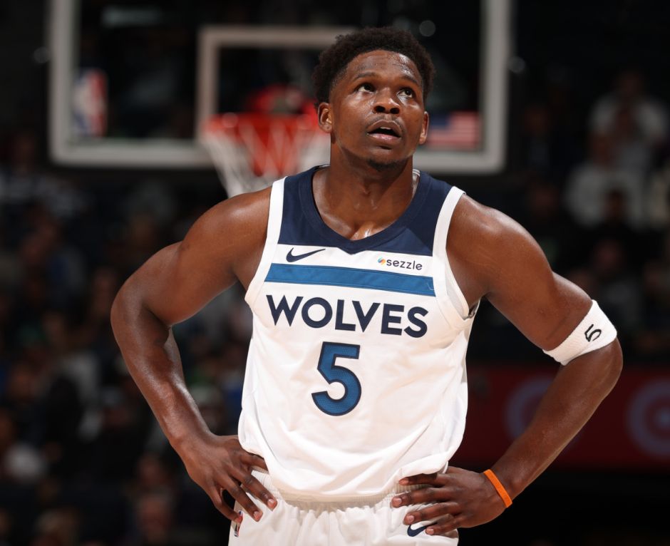 三节花！森林狼6人上双大胜残阵独行侠 弗拉格15分华子13+4早早打卡