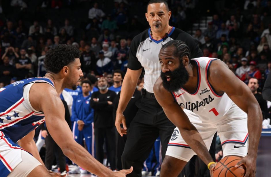 官方公布重大漏判：哈登绝杀三分被犯规没吹 三次漏判快船两次吃亏