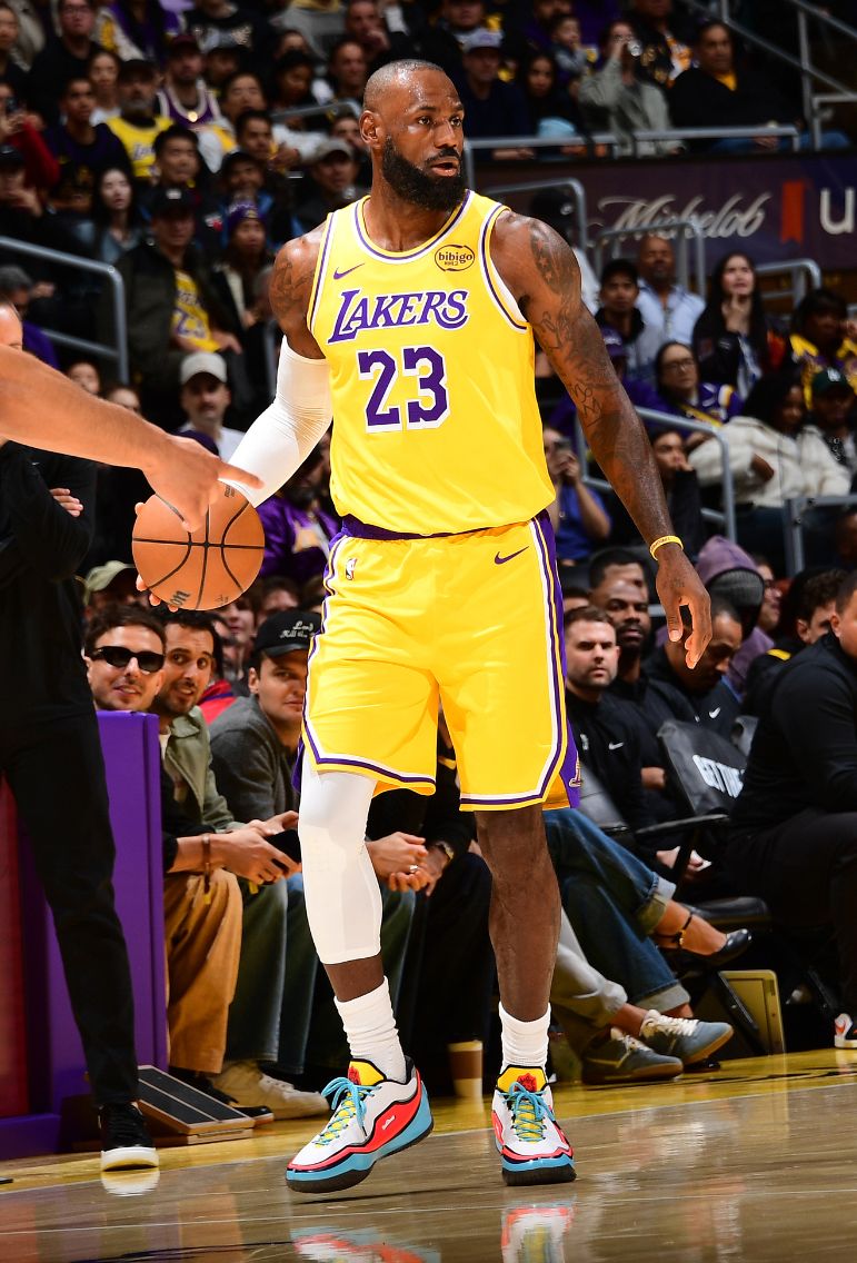 _詹皇杜兰特3天3破科比纪录_帽过詹姆斯扣篮的9个人