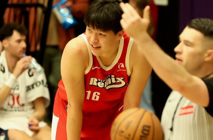 _混音加时落败!杨瀚森20+7+7+2+2填满数据栏 遭肘击创多项新高_混音加时落败!杨瀚森20+7+7+2+2填满数据栏 遭肘击创多项新高