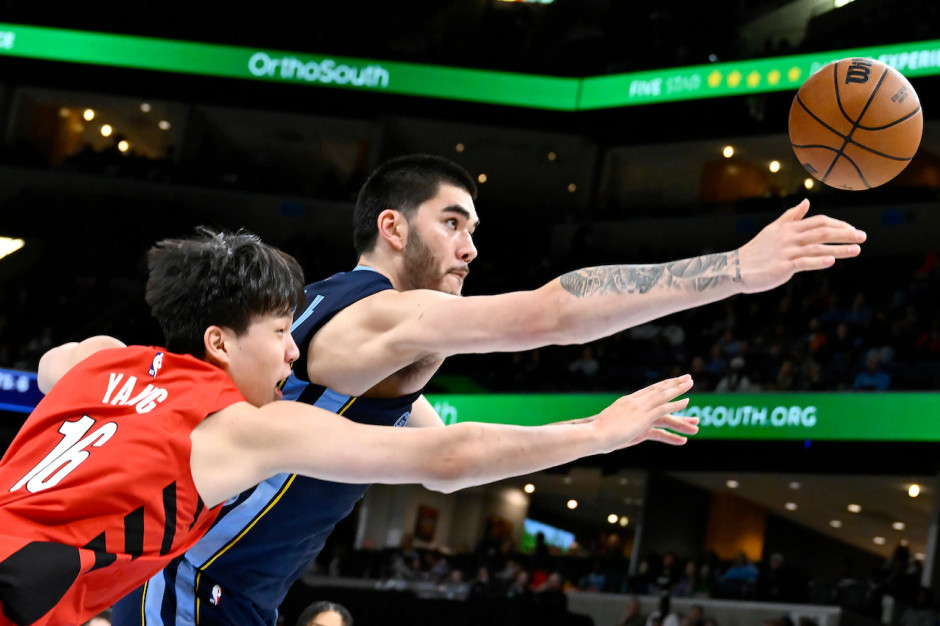 开拓者主帅：杨瀚森在比赛开局阶段的发挥并不理想，但到了后半段状态有所回升