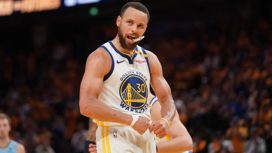 勇士主帅：库里的股四头肌挫伤恢复情况整体向好，周六主场对阵森林狼大概可以复出