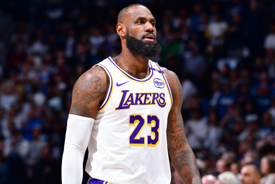 詹姆斯谈状态回暖：今天早上投篮训练时就已经找到了手感，进入比赛延续了良好的竞技状态