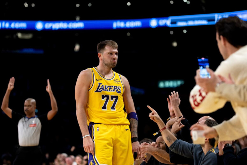 东契奇职业生涯第49次单场拿到30+三双，超越约基奇与威少成为NBA历史第二位