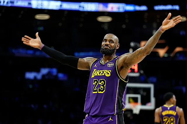 湖人主帅：詹姆斯根本不需要重新建立信心，不过偶尔被外界或是比赛结果提醒究竟拥有怎样的能力