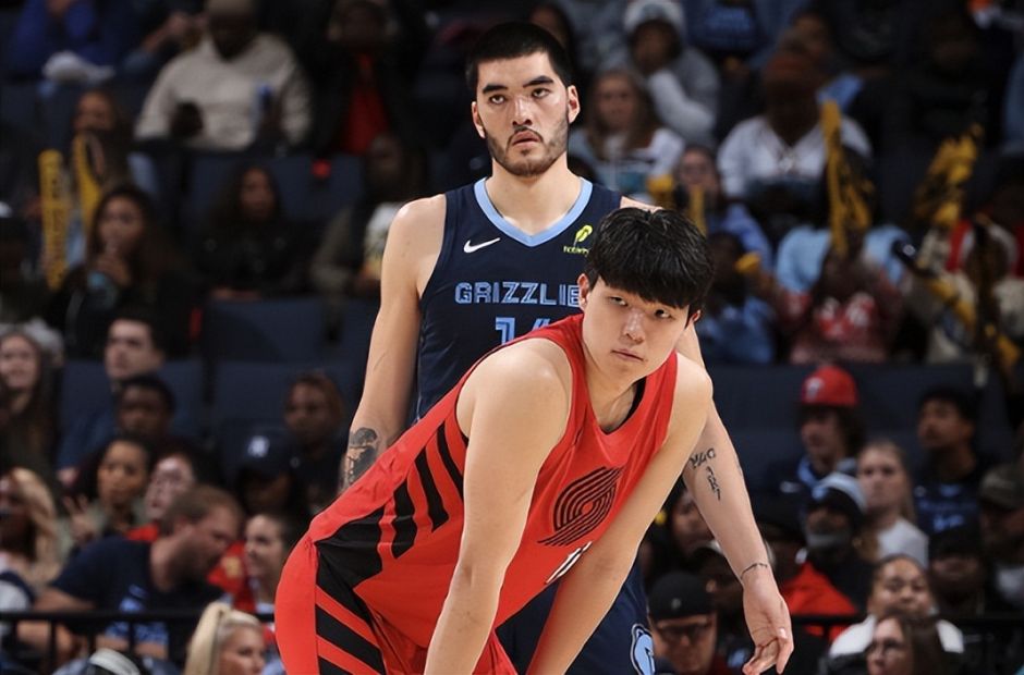 拓记为杨瀚森炮轰裁判荒唐！美媒再赞顶级策应天赋 斯帅回应显得无奈