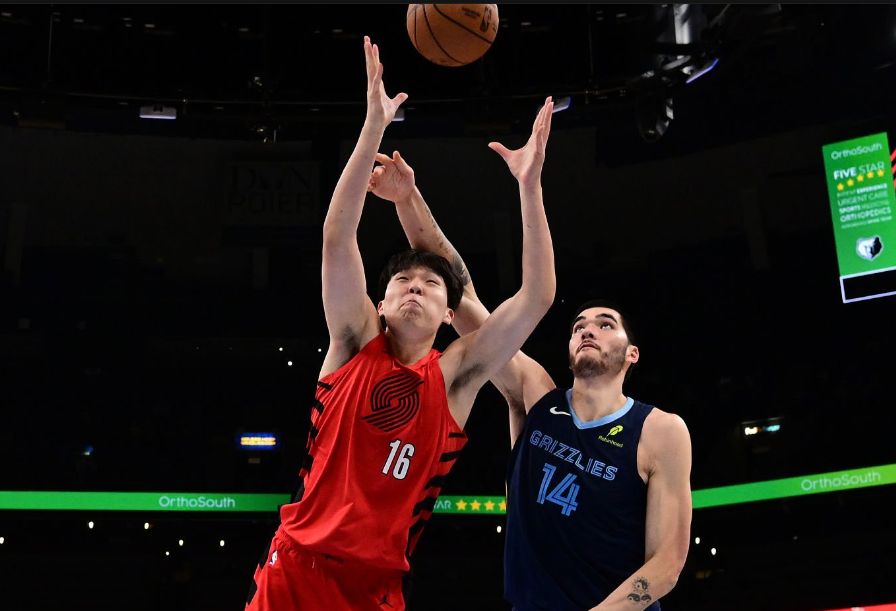 开拓者官方队记：杨瀚森成长需要充足实战时间 球队陷入两难境地