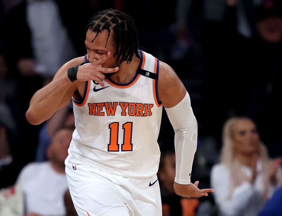 对猛龙跨季10连胜！布伦森35+6三分势不可挡 与场边球迷对喷太经典