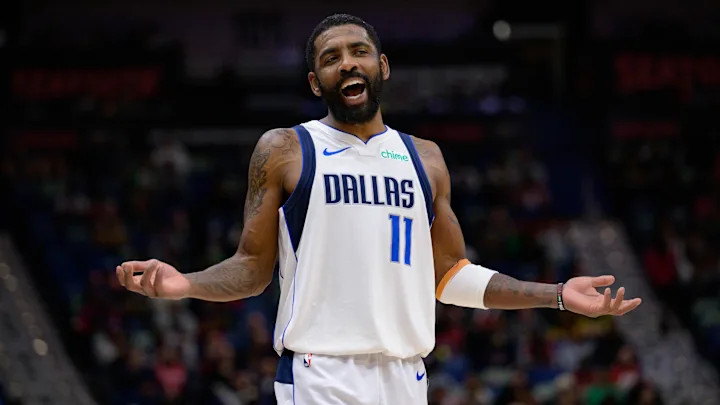 独行侠主帅:欧文在养伤期间始终保持着积极的态度,在场边主动承担起类似球员型教练的角色 独行侠主帅:欧文在养伤期间始终保持着积极的态度,在场边主动承担起类似球员型教练的角色