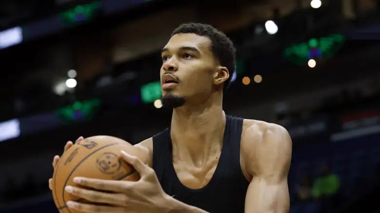 文班计划明日复出!与雷霆争夺NBA杯决赛门票 此前因伤连缺12场 文班计划明日复出!与雷霆争夺NBA杯决赛门票 此前因伤连缺12场