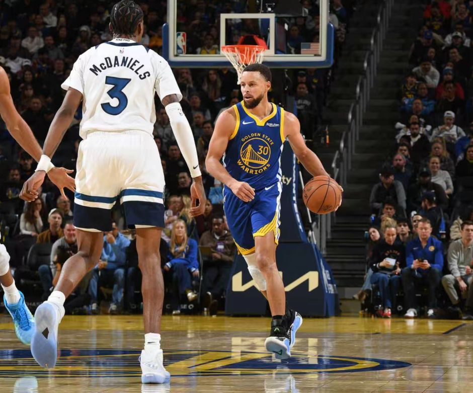 伤停16天复出就轰39+6三分!库里末节14分尽力局 勇士太需要交易 伤停16天复出就轰39+6三分!库里末节14分尽力局 勇士太需要交易