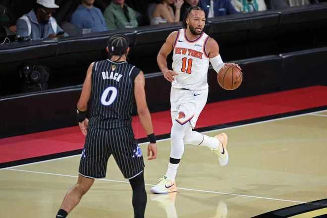 尼克斯首进NBA杯决赛:三巨头93分降维打击 布伦森40+8赛季新高 尼克斯首进NBA杯决赛:三巨头93分降维打击 布伦森40+8赛季新高