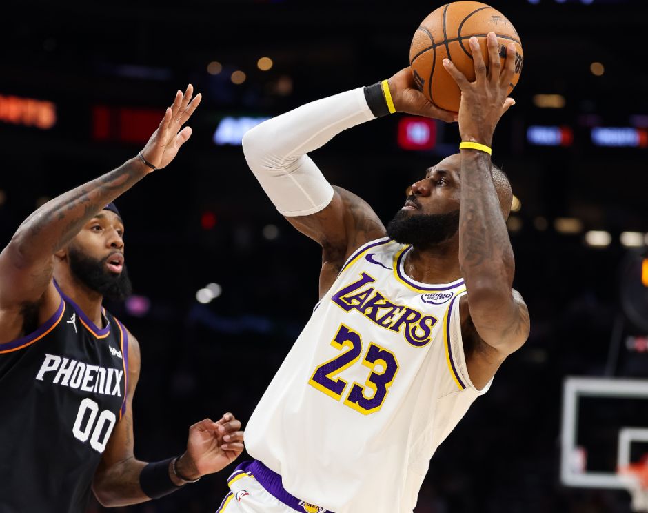 造狄龙双T驱逐+关键3罚2中+制胜大帽!詹皇仍末节王者 湖媒:国王归位 造狄龙双T驱逐+关键3罚2中+制胜大帽!詹皇仍末节王者 湖媒:国王归位