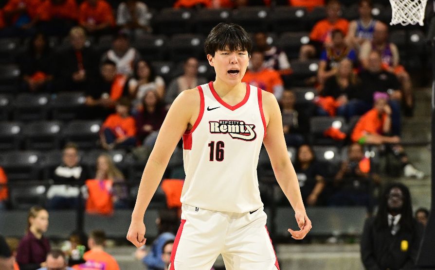 记者解析杨瀚森处境:开拓者未来重点培养对象 短期内不会被交易 记者解析杨瀚森处境:开拓者未来重点培养对象 短期内不会被交易