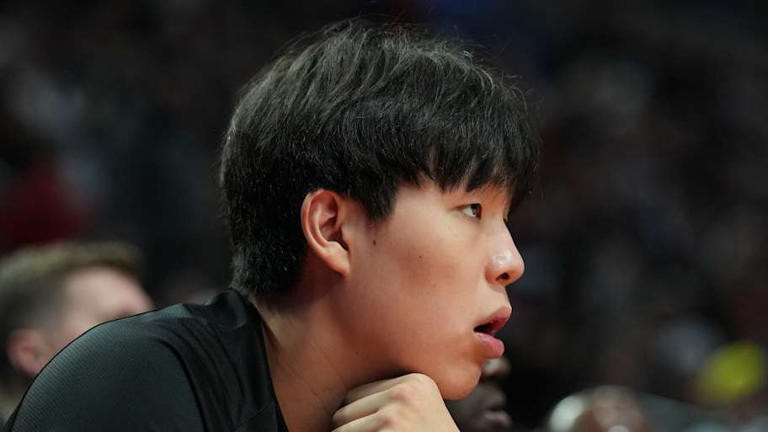 混音队主帅:杨瀚森在进攻端是球队的核心枢纽,当他主导组织进攻时全队的配合都很默契 混音队主帅:杨瀚森在进攻端是球队的核心枢纽,当他主导组织进攻时全队的配合都很默契