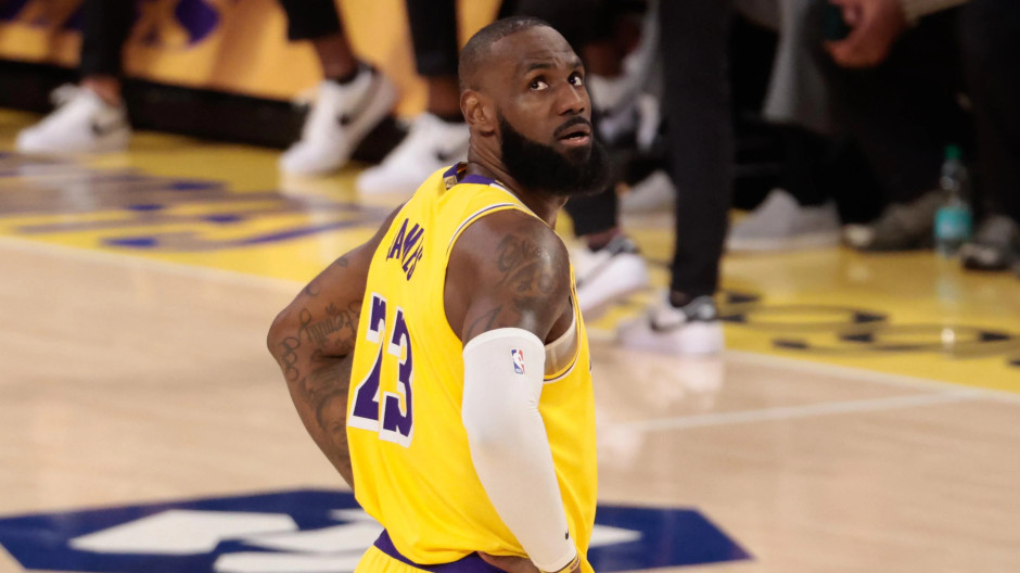 美记：詹姆斯所能创造的价值远超他的薪资，当初他离开克利夫兰城市经济损失高达10亿美元