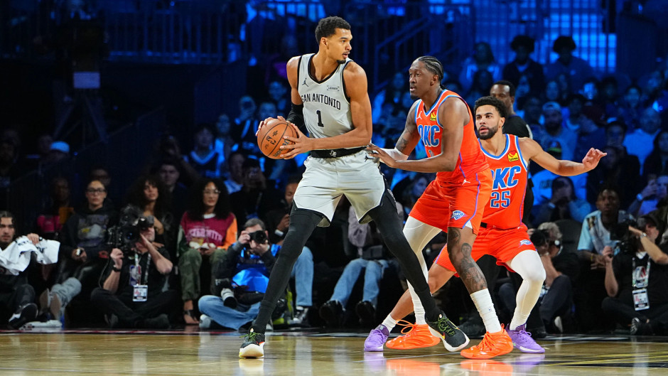 马刺主帅:文班亚马将延续上一场的替补出战安排,仅会增加几分钟出场时间 马刺主帅:文班亚马将延续上一场的替补出战安排,仅会增加几分钟出场时间