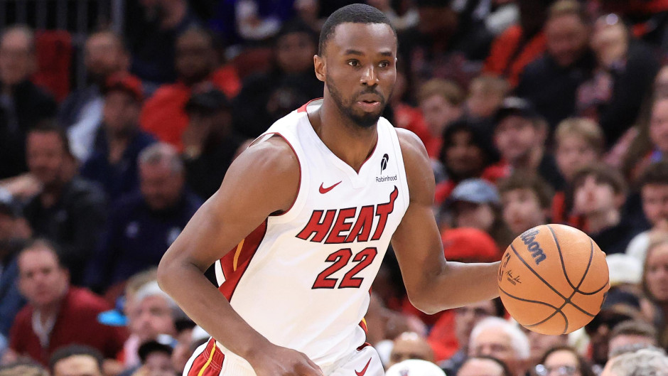 美记：在维金斯效力勇士的时候，雄鹿曾多次致电询价表达兴趣