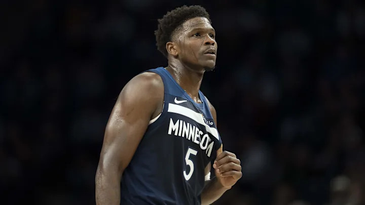 森林狼主帅:爱德华兹今日只完成了个人技术训练,明天比赛出战成疑 森林狼主帅:爱德华兹今日只完成了个人技术训练,明天比赛出战成疑