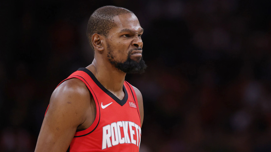 杜兰特:我需要身边的控卫具备得分能力,如果控卫在场上缺乏侵略性会让我的进攻打得非常难受 杜兰特:我需要身边的控卫具备得分能力,如果控卫在场上缺乏侵略性会让我的进攻打得非常难受