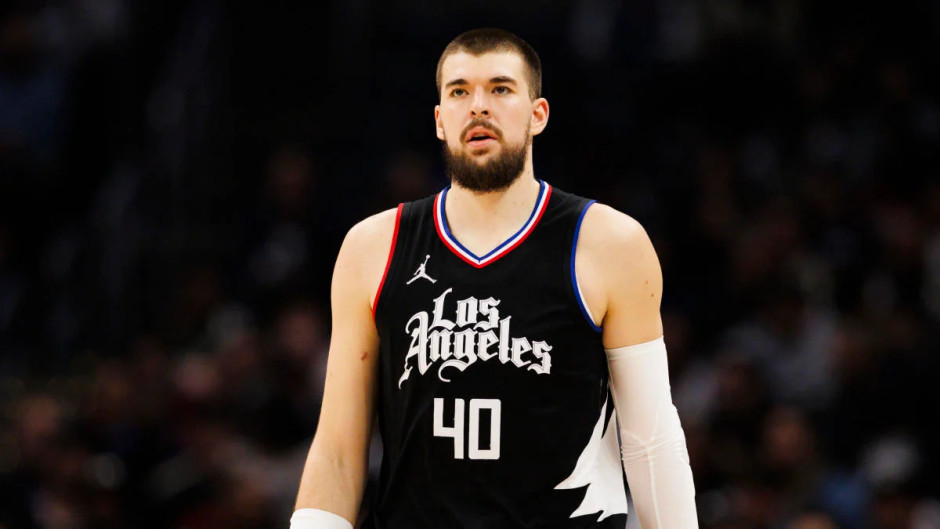 美记：快船在涉及中锋祖巴茨的交易谈判上，始终持明确拒绝的态度