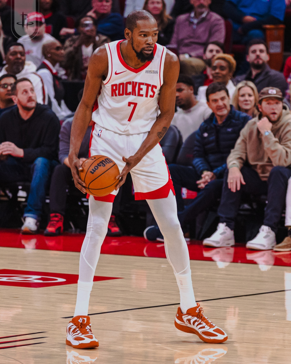 NBA高清直播在线直播：常规赛火箭vs国王（12月22日）国王深陷泥潭