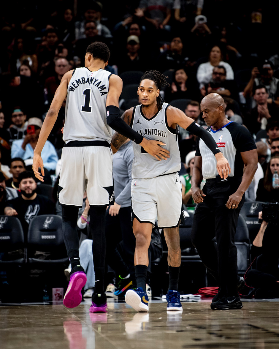 NBA常规赛-雷霆vs马刺首发名单预测（12月24日）SGA对位福克斯