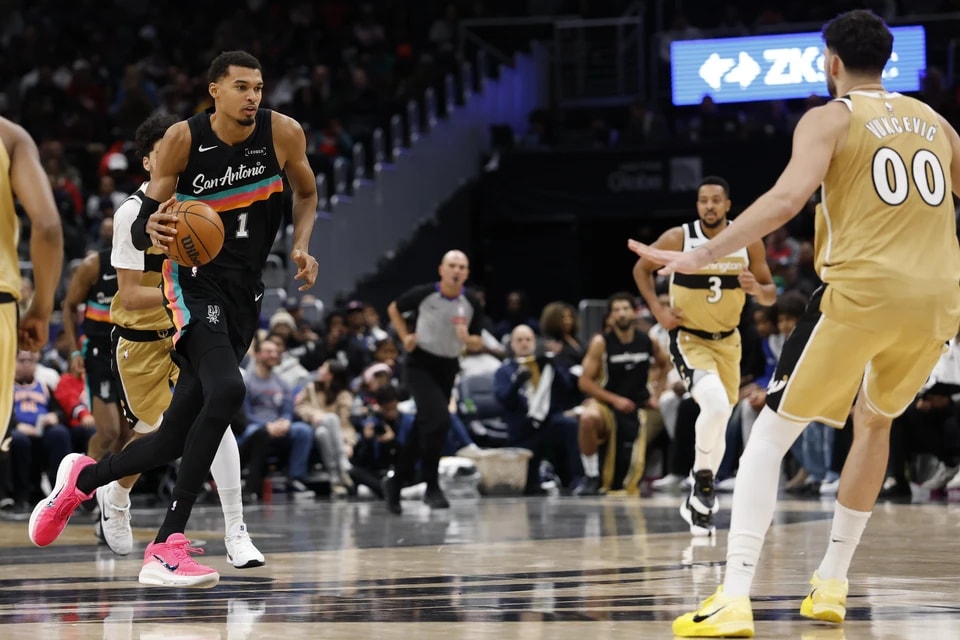 维克多·文班亚马