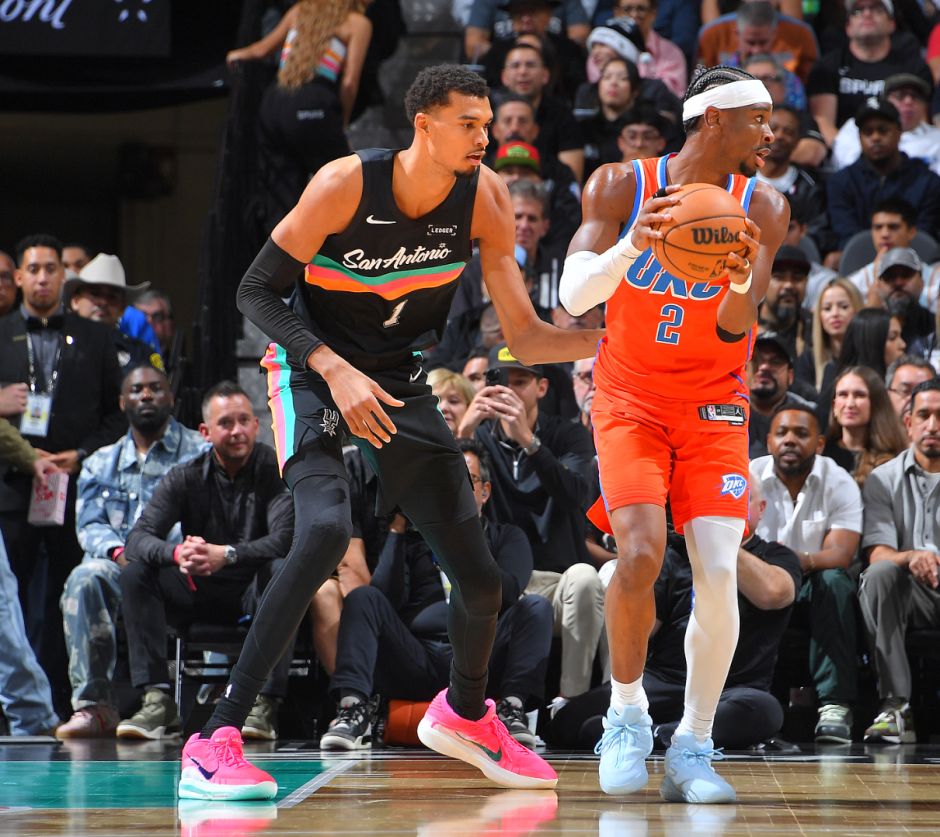 雷霆20分惨败马刺吞耻辱纪录！SGA33+8里程悲 联盟第一近5战3负