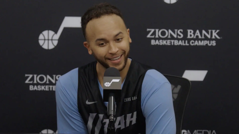 李凯尔经纪公司：李凯尔目前的国籍仍为中国，完全具备代表中国男篮征战国际赛事的资格